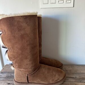 UGG women's Tall Bailey Suede Boots - Chestnut size 10- like new
